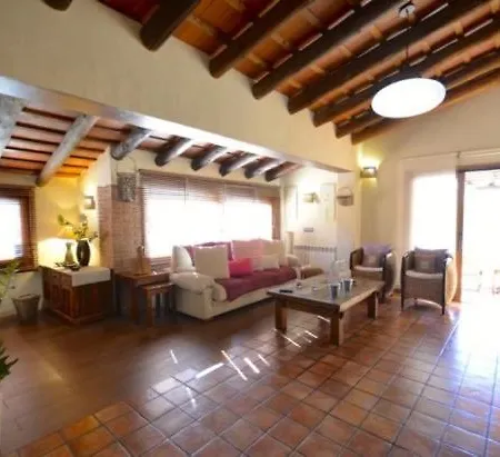 Sleeps 5 Pool Wifi Villa
